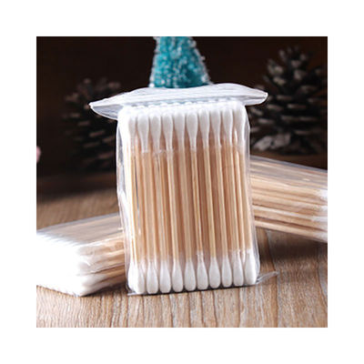 Lightweight Medical Cotton Swabs Wooden Stick Convenient Anti Bacterial